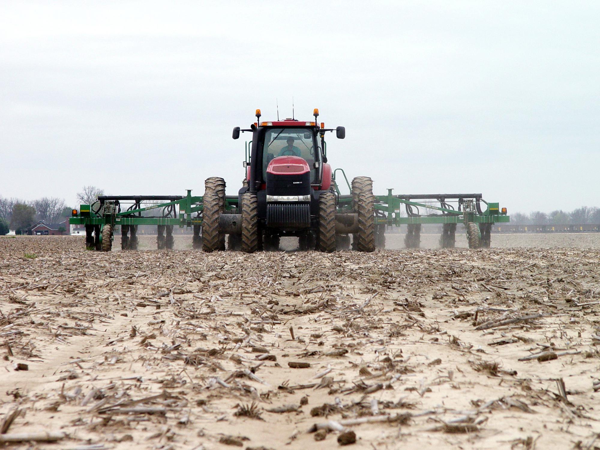 Like jets lining up on a runway, Mississippi growers are ready to take off and resume their planting as soon as the weather allows. Shaifer Bell of Huddleston Planting Co. is at the controls of this tractor as he plants corn near Metcalfe, Mississippi, on March 30, 2016. (Photo by MSU Delta Research and Extension Center Communication Department)