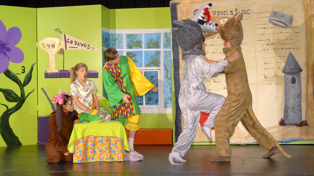 Performers of “Sarah and the Magical Mix Up” include from left, Hope Cruse of Saltillo as the puppy, Lindsey Bouchillon of Tupelo as Sarah, Nathan Taylor of Pontotoc as the jester, J.P. Whitlock of Iuka as the grey wolf and Nick Simmons of Saltillo as the brown wolf.