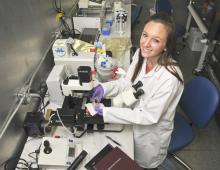 Mississippi School for Math and Science student Brenna Nye conducts stem cell research at Mississippi State University through the MSU/MSMS research program, which pairs academically talented high school students with MSU faculty mentors. (Photo by MSU Ag Communications/Scott Corey)