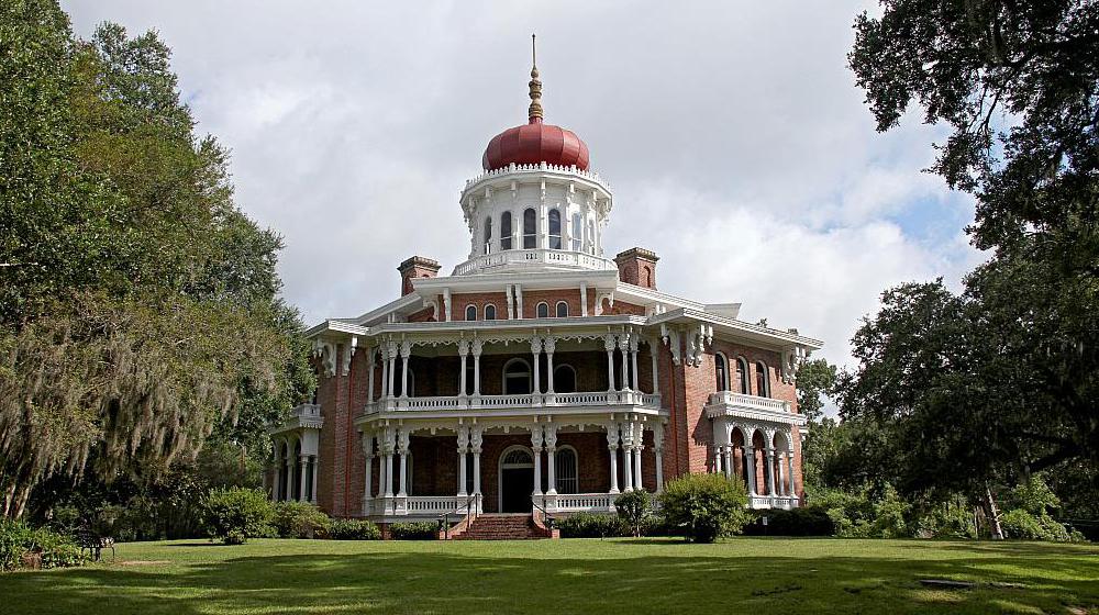 This antebellum home is named Longwood and it is located in Natchez, Mississippi.